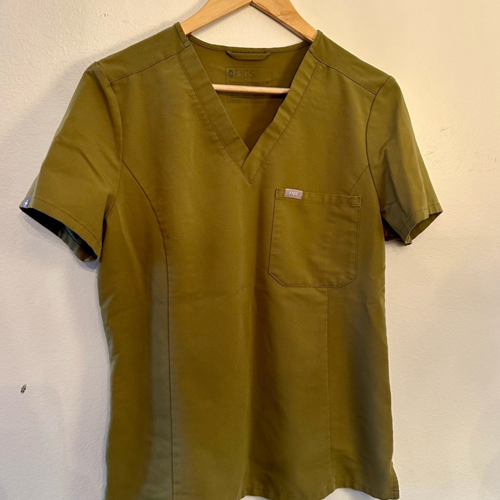 Figs Martini Olive Catarina Scrub Top